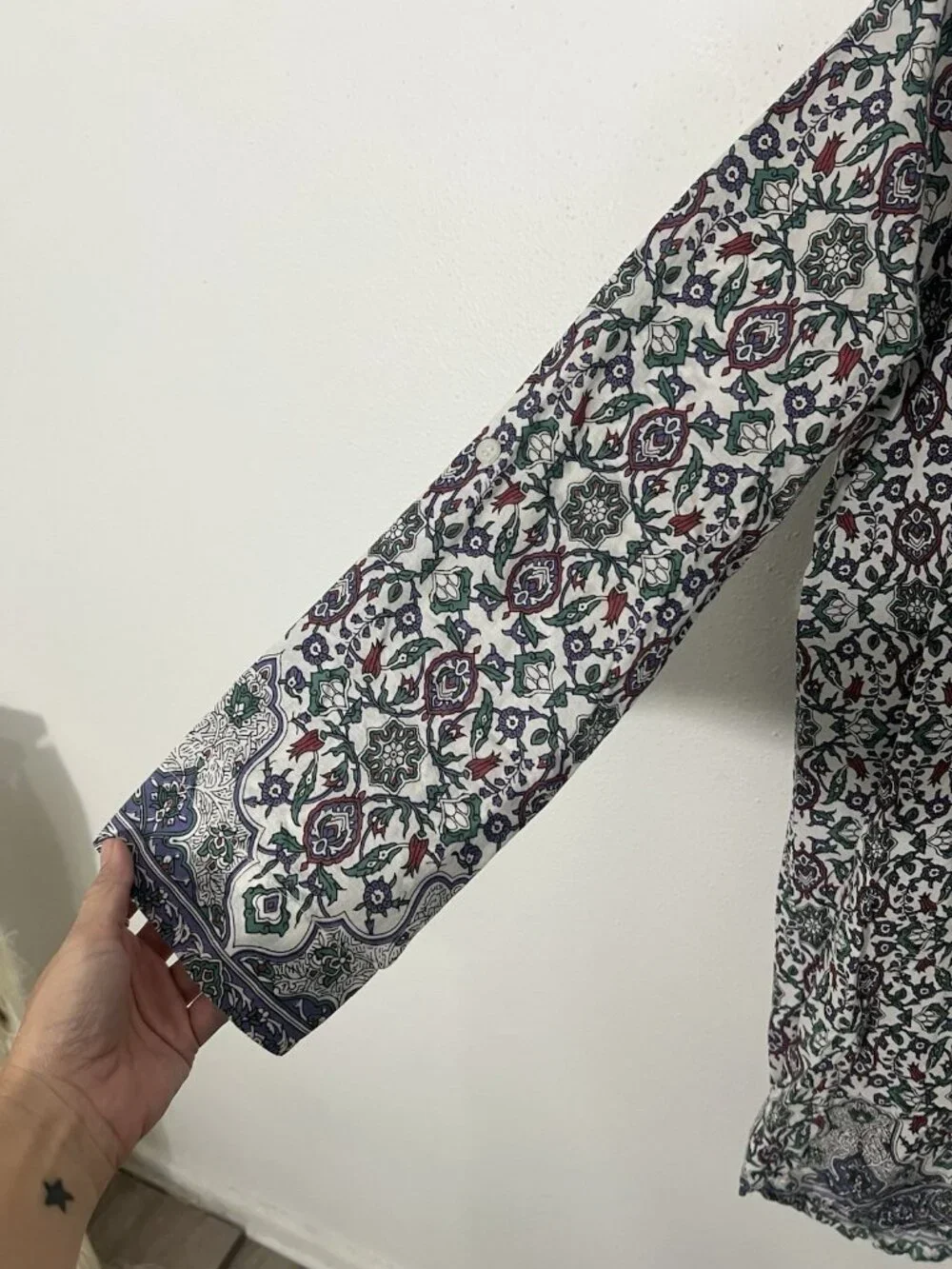 Julia Amory Cotton Husband PJ shirt Size Medium Colorful Floral